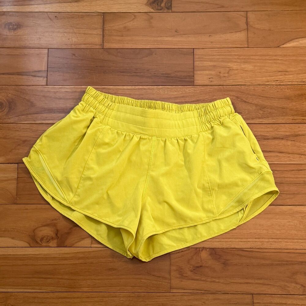 Women Lululemon Hotty Hot Short II *2.5" Low Rise Soleil Size 8 Running Athletic - Picture 4 of 9